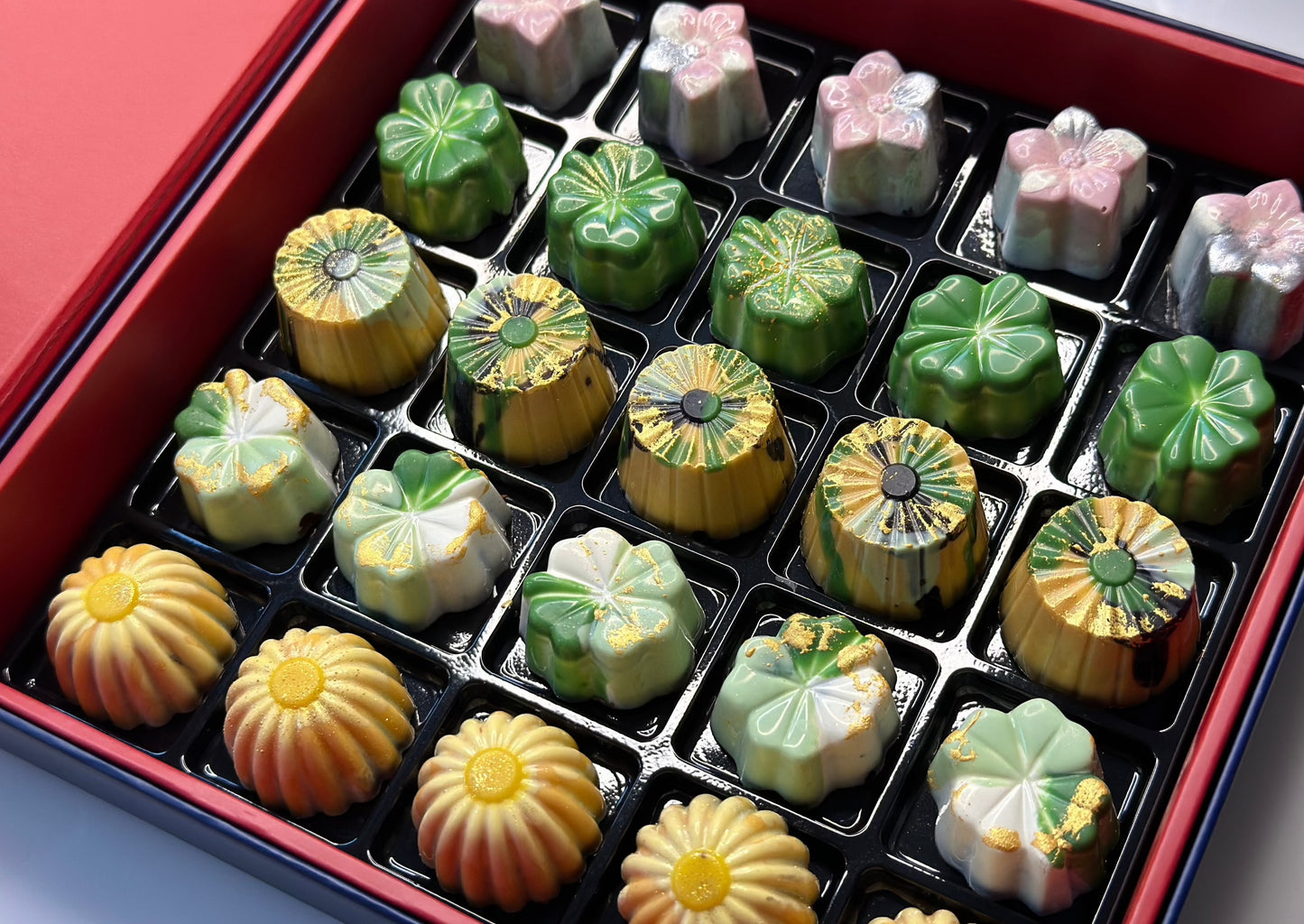 Janice Wong x Roku Gin Chocolate Box of 25
