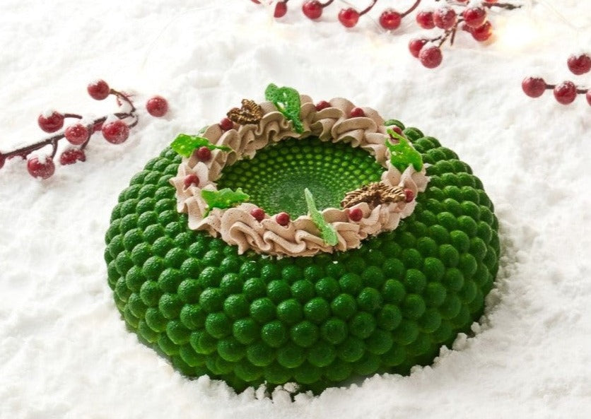Christmas Wreath Celebration Cake