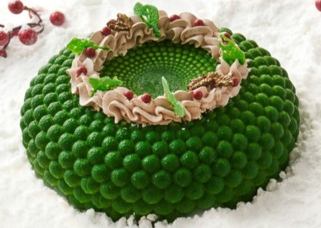 Christmas Wreath Celebration Cake