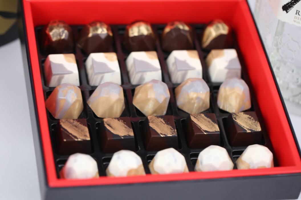 JW x Roku Gin Christmas Chocolate Box of 25