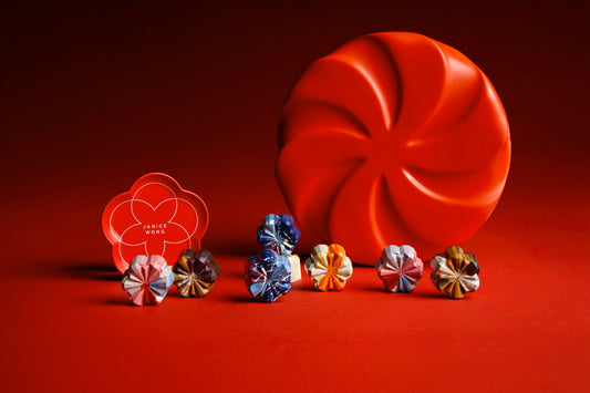 Chocolate Mooncake by Janice Wong Set of 8 with special packaging 